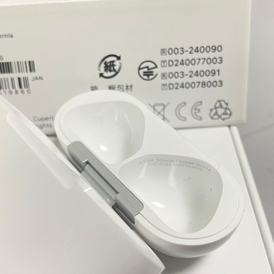 ［正規品］AirPods 4 第四世代　ケース　アイポーズ　ANC無し充電器