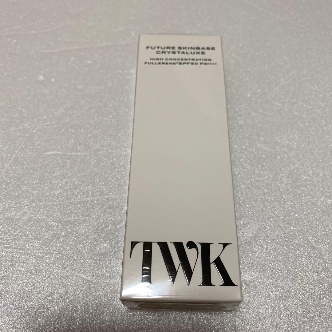 TWK フューチャースキンベースクリスタリュクス 30g