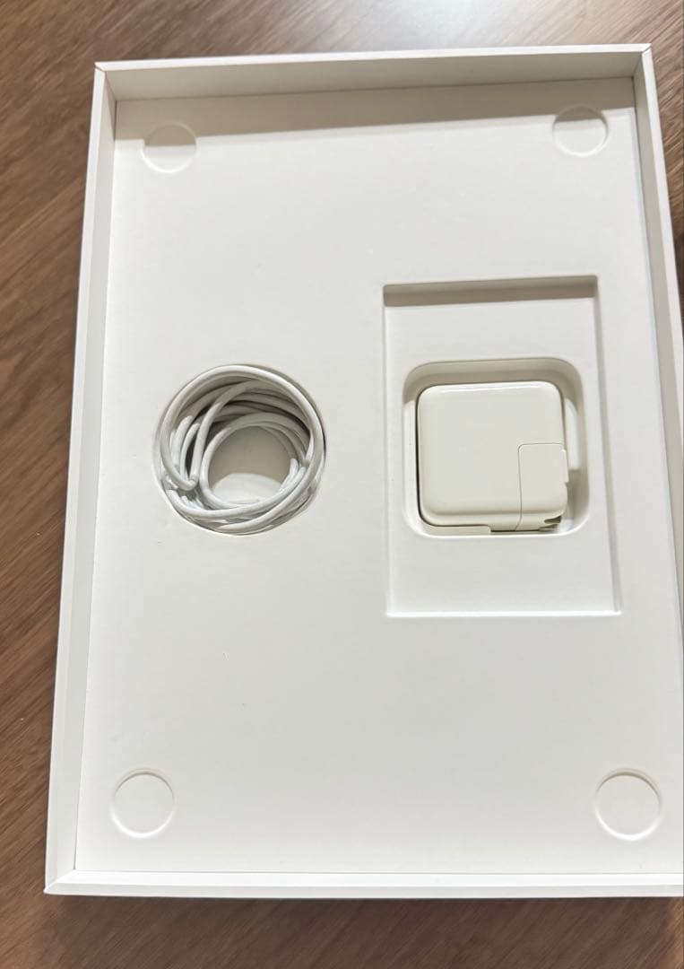 美品　MacBook Air 13-inch A2337 16GB 512GB